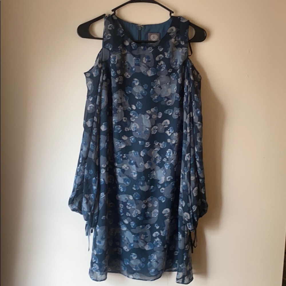 Vince Camuto Cold Shoulder Floral Dress size 4